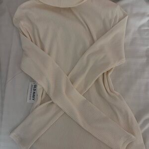 Old Navy Cream Long Sleeve Tee